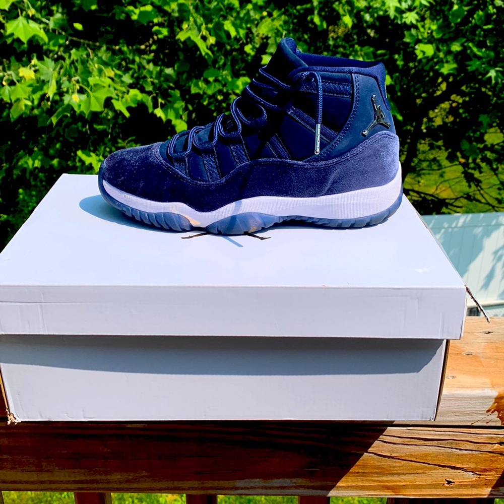 Jordan 11’s midnights navy’s